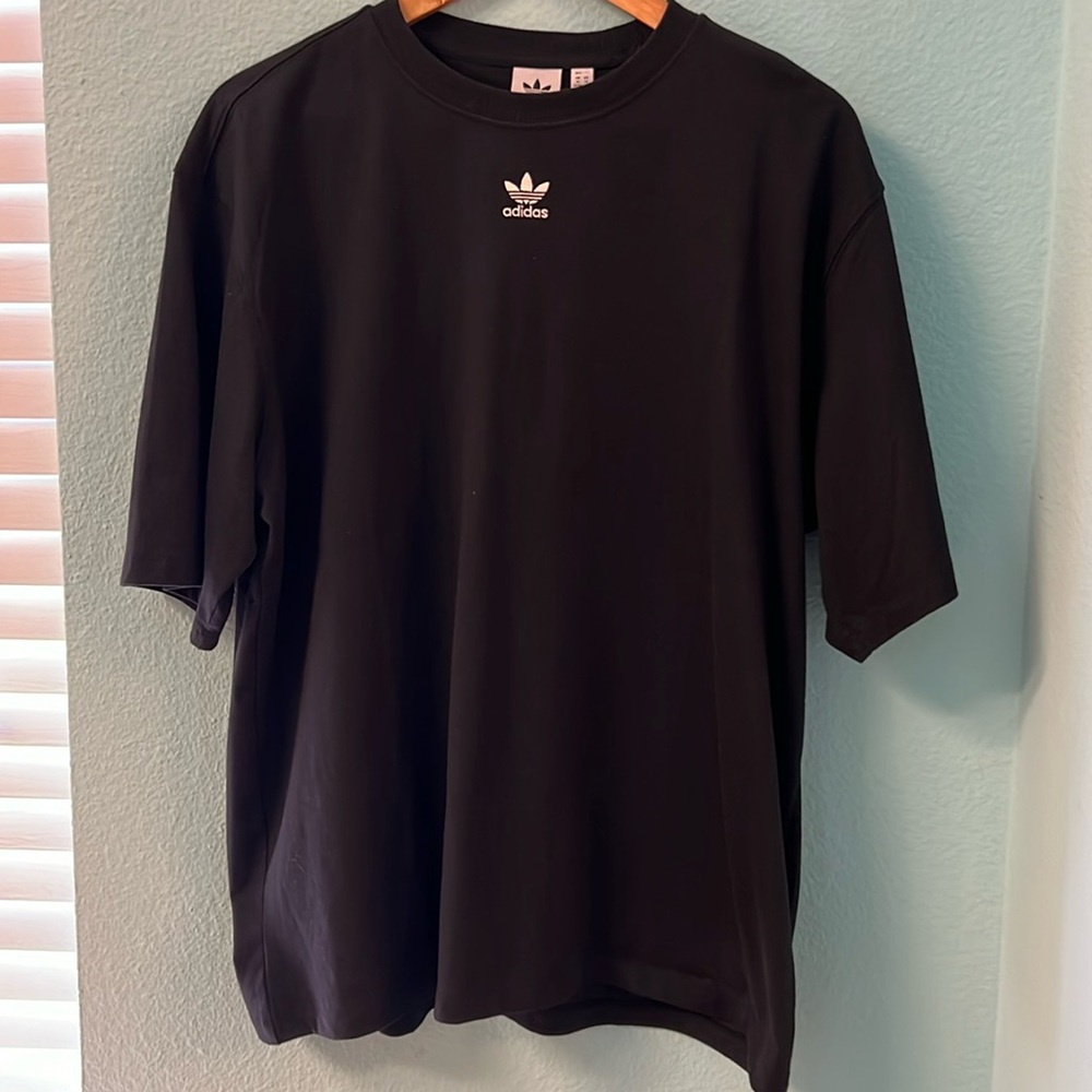 NWT Adidas Adicolor Essentials Tee